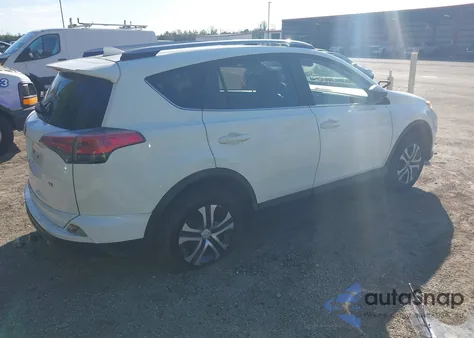 2017 Toyota Rav4 Le z USA, uszkodzony, nr VIN JTMZFREV5HJ125676